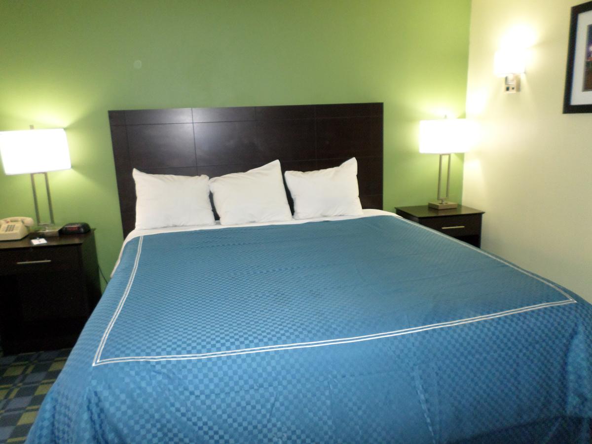 Travelodge By Wyndham Cleveland Lakewood - thumb 28
