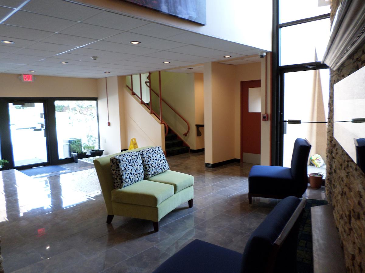 Travelodge By Wyndham Cleveland Lakewood - thumb 6