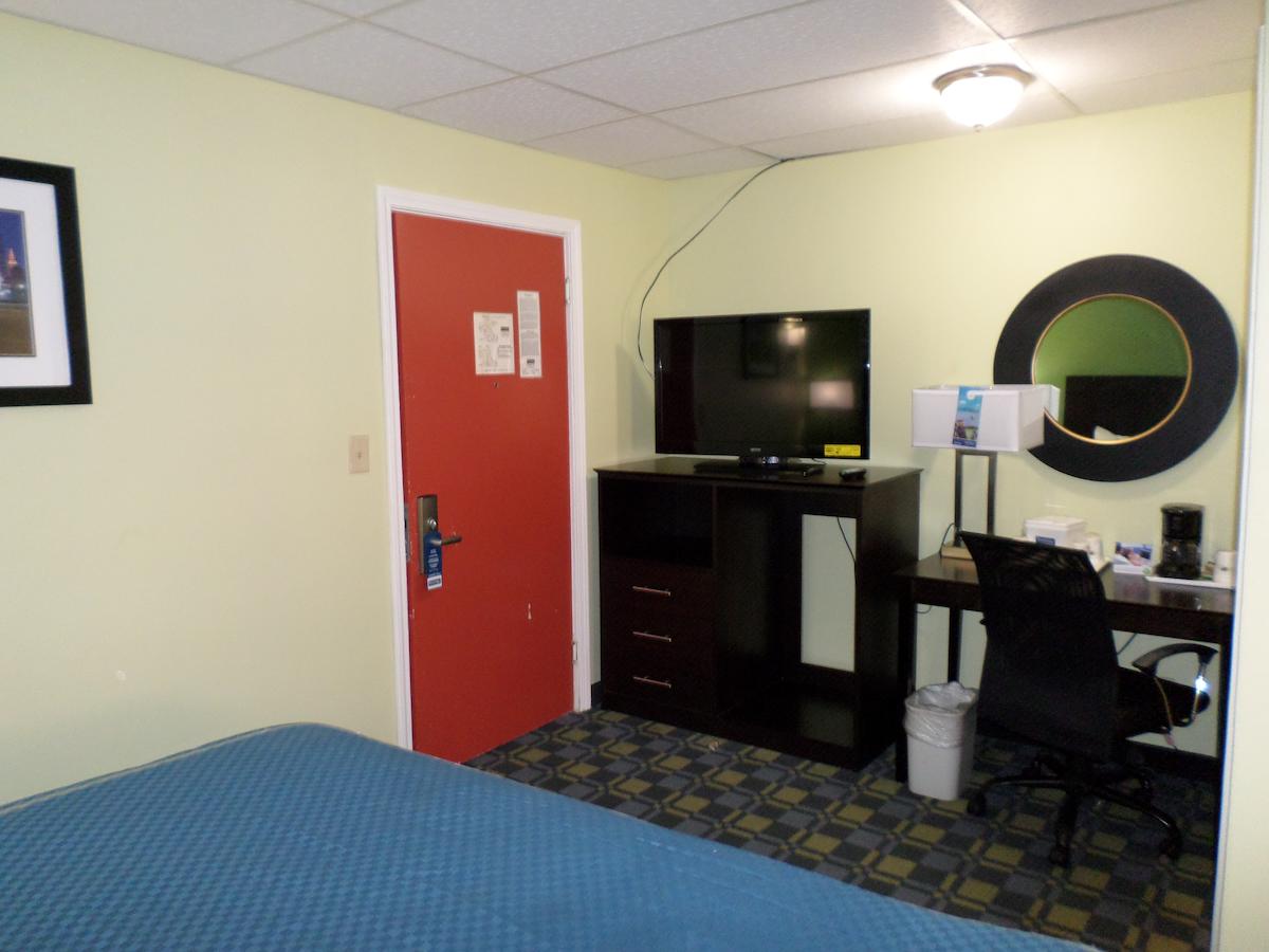 Travelodge By Wyndham Cleveland Lakewood - thumb 23