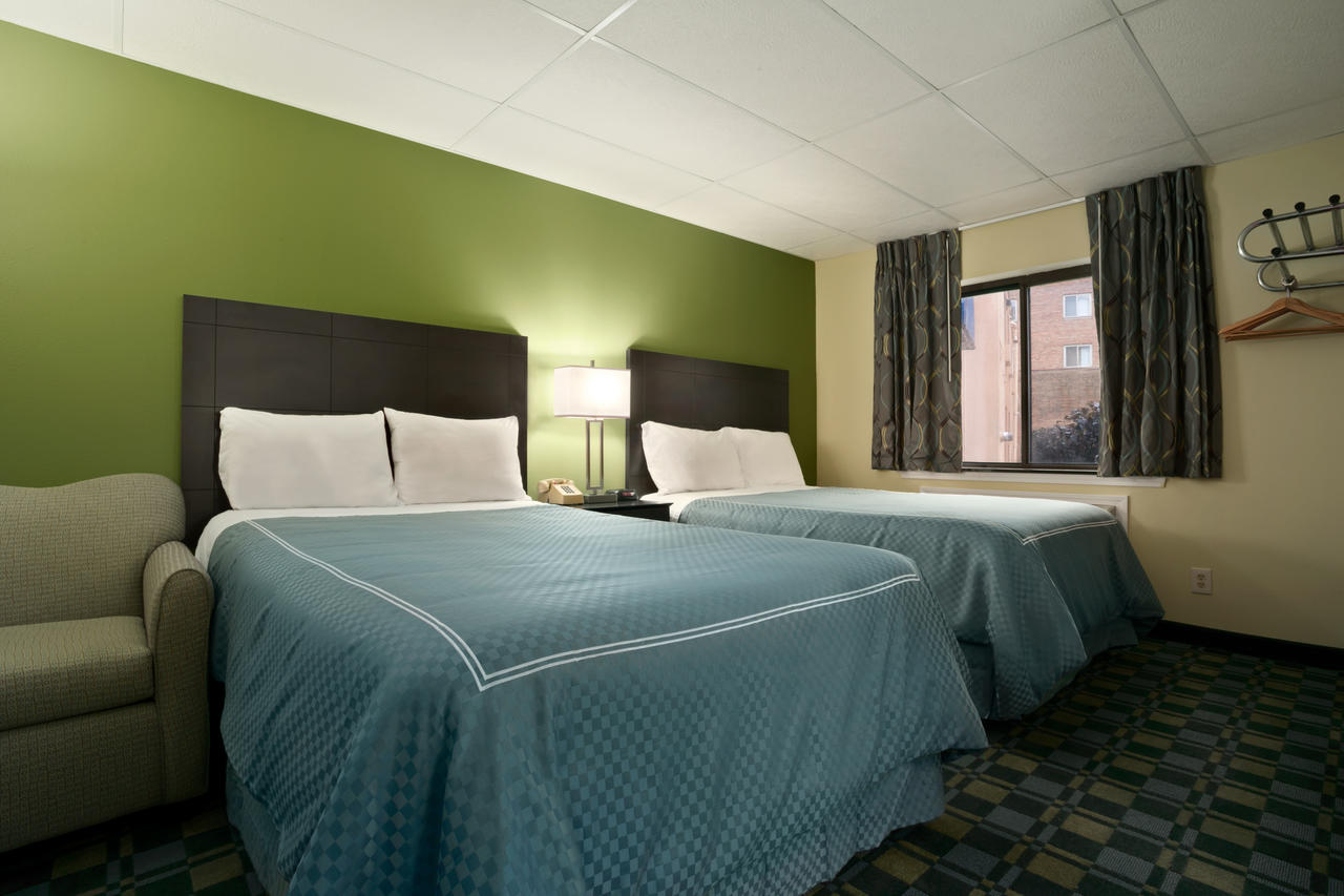 Travelodge By Wyndham Cleveland Lakewood - thumb 41