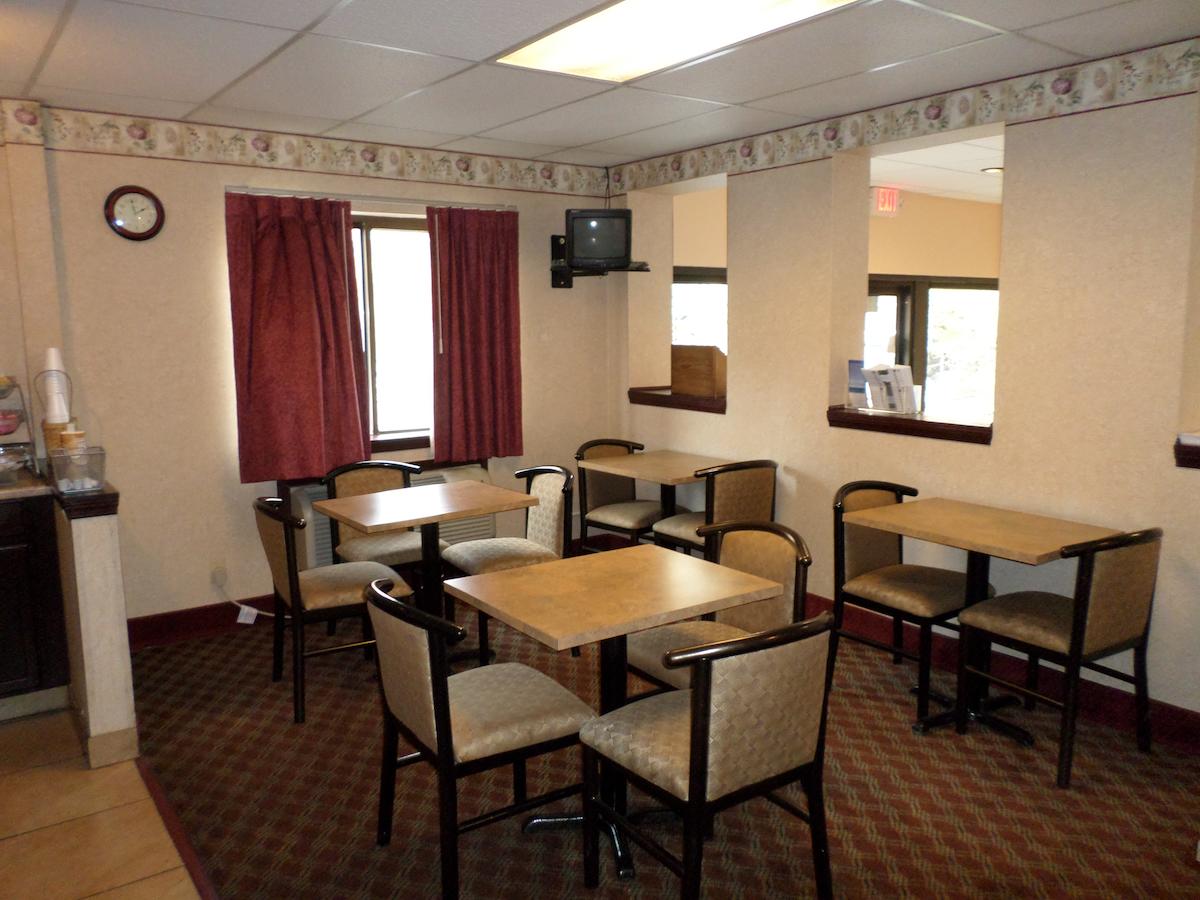 Travelodge By Wyndham Cleveland Lakewood - thumb 37