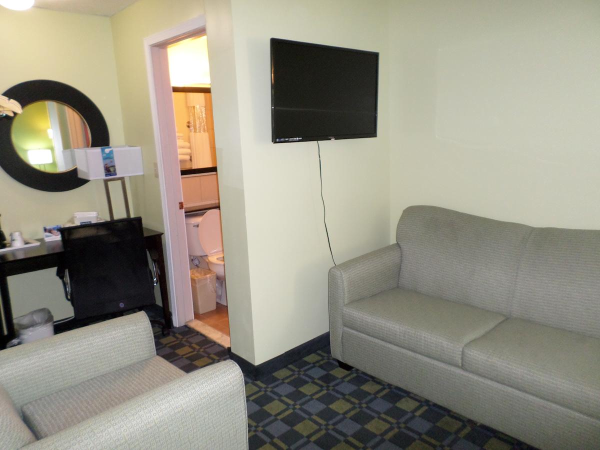 Travelodge By Wyndham Cleveland Lakewood - thumb 31