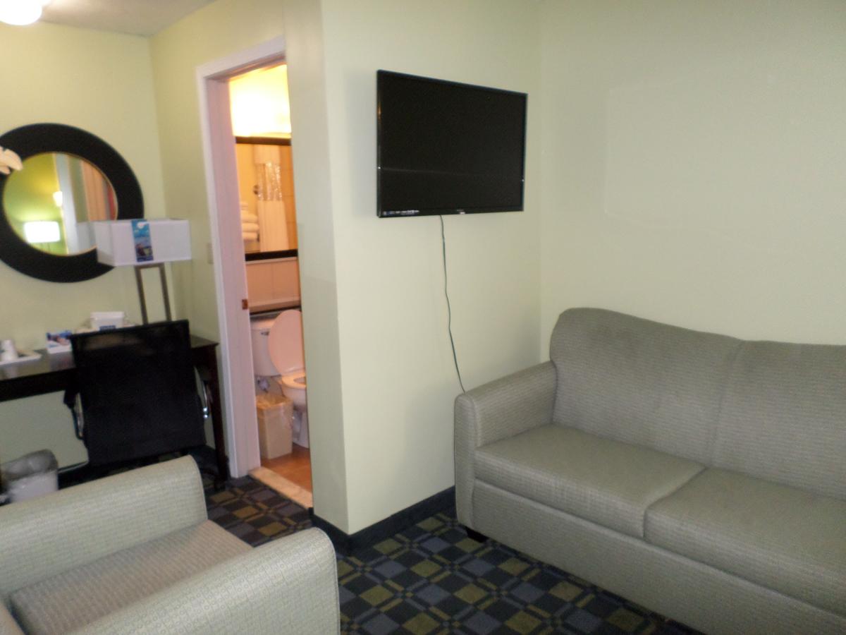 Travelodge By Wyndham Cleveland Lakewood - thumb 21