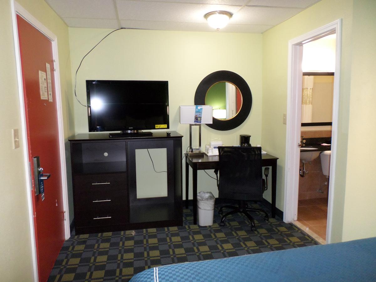 Travelodge By Wyndham Cleveland Lakewood - thumb 22