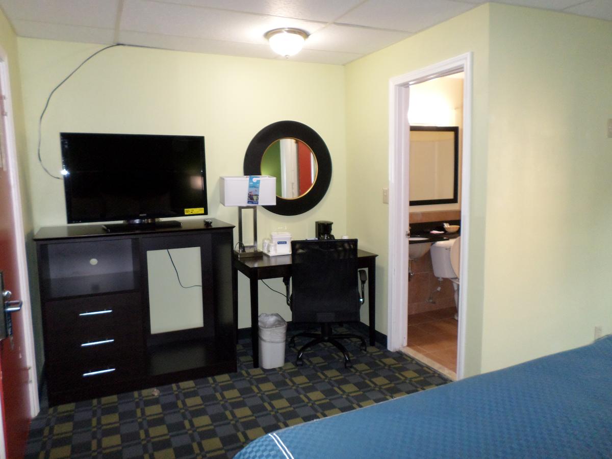 Travelodge By Wyndham Cleveland Lakewood - thumb 25