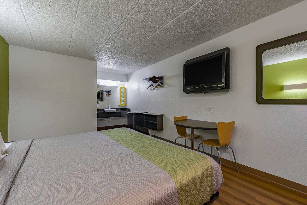 Motel 6 Cincinnati Central- Norwood - thumb 11