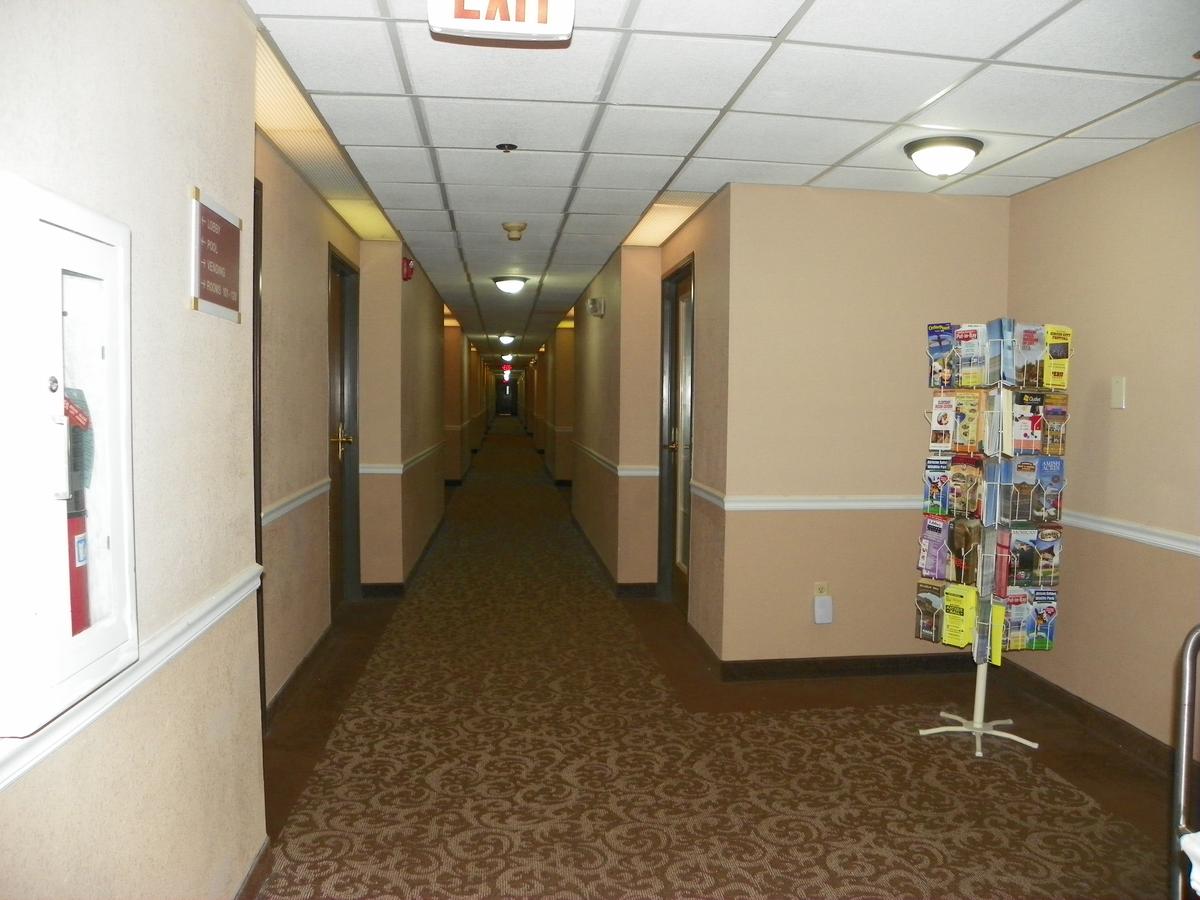 Royalton Inn & Suites Upper Sandusky - thumb 11