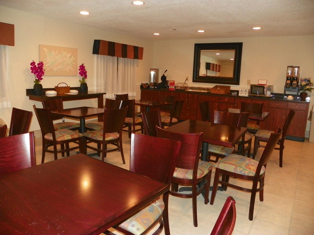 Royalton Inn & Suites Upper Sandusky - thumb 4