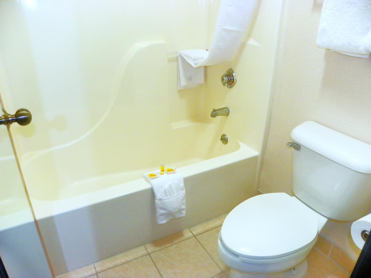 Royalton Inn & Suites Upper Sandusky - thumb 25