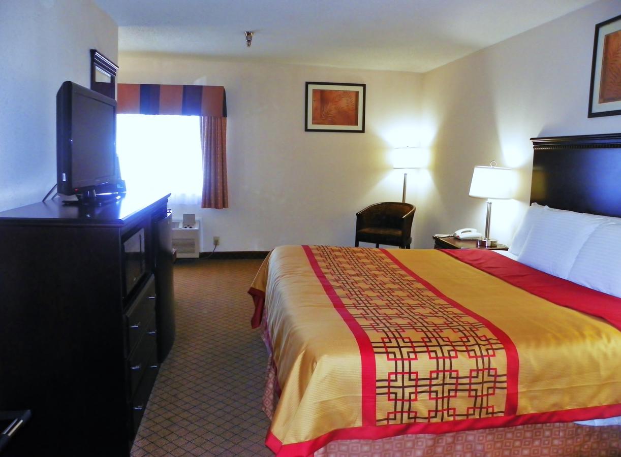 Royalton Inn & Suites Upper Sandusky - thumb 24