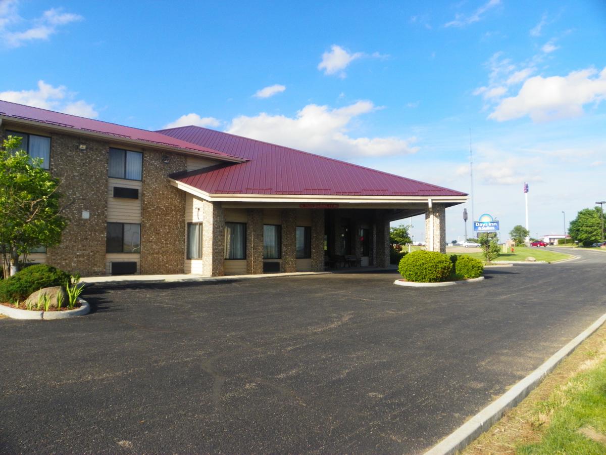 Royalton Inn & Suites Upper Sandusky - thumb 2