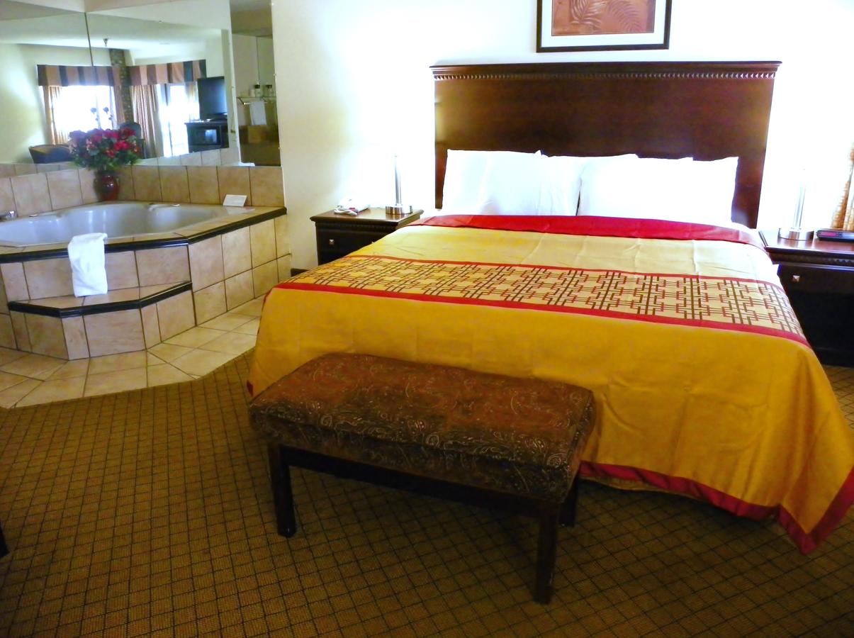 Royalton Inn & Suites Upper Sandusky - thumb 21