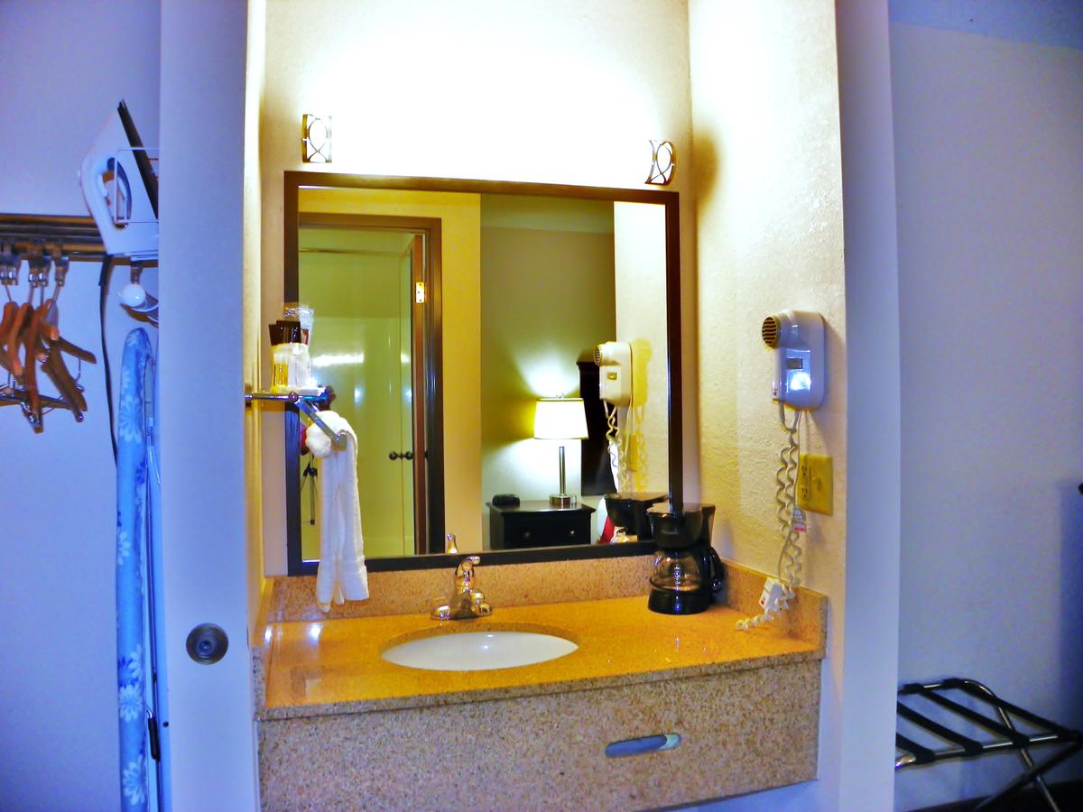 Royalton Inn & Suites Upper Sandusky - thumb 22