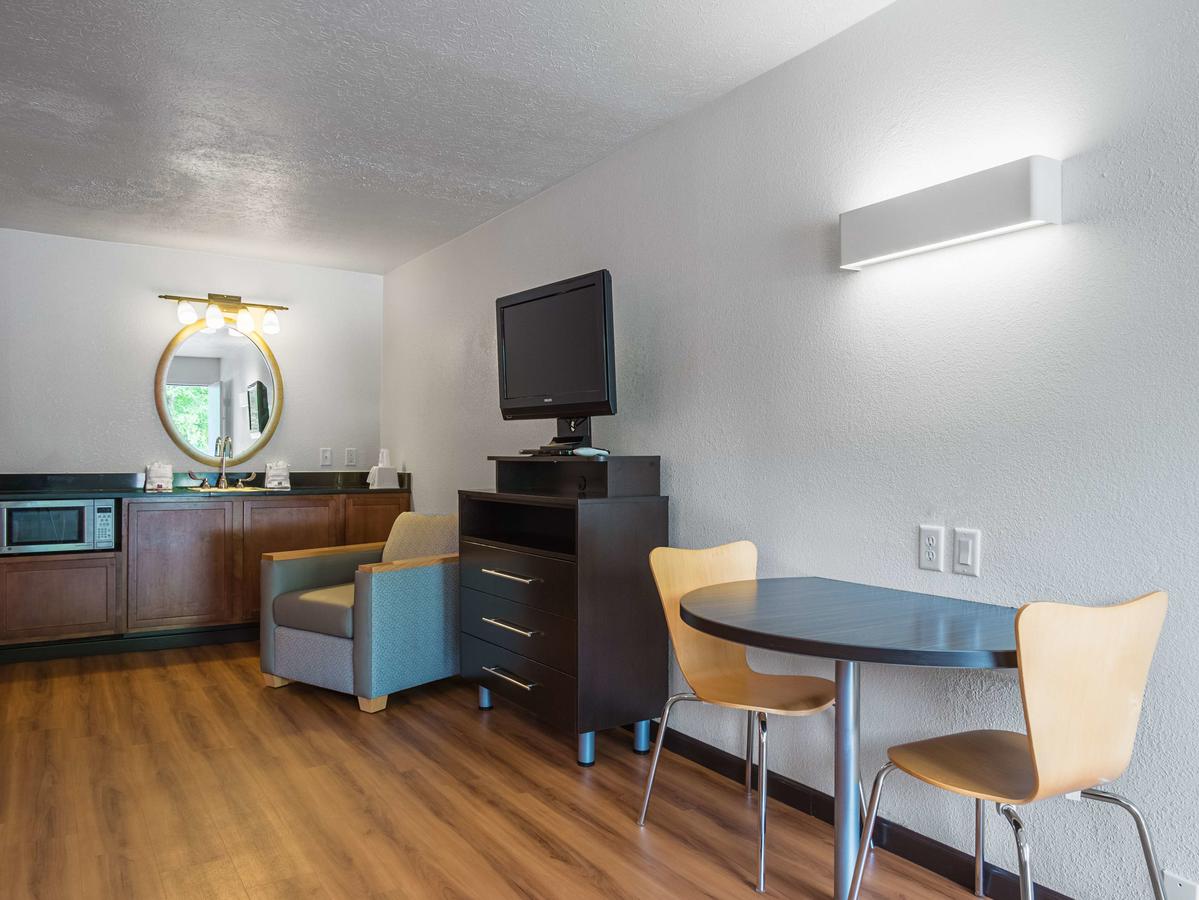 Motel 6 Columbus OSU - thumb 43