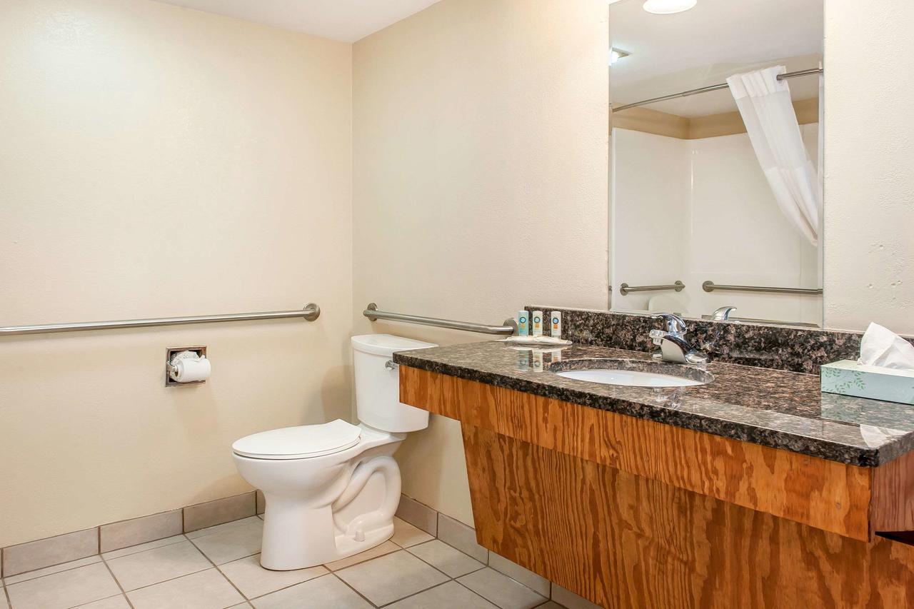 Quality Inn Findlay - thumb 21