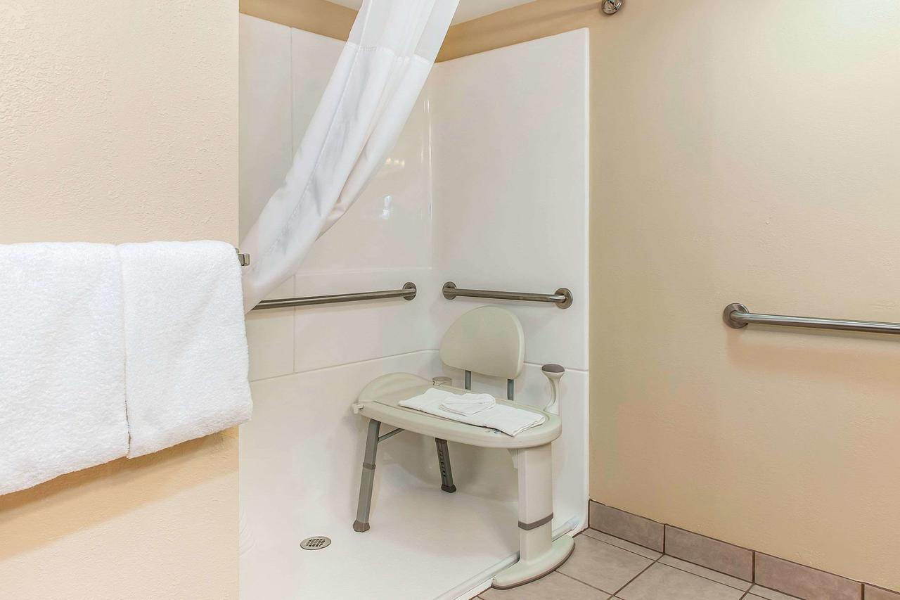 Quality Inn Findlay - thumb 29