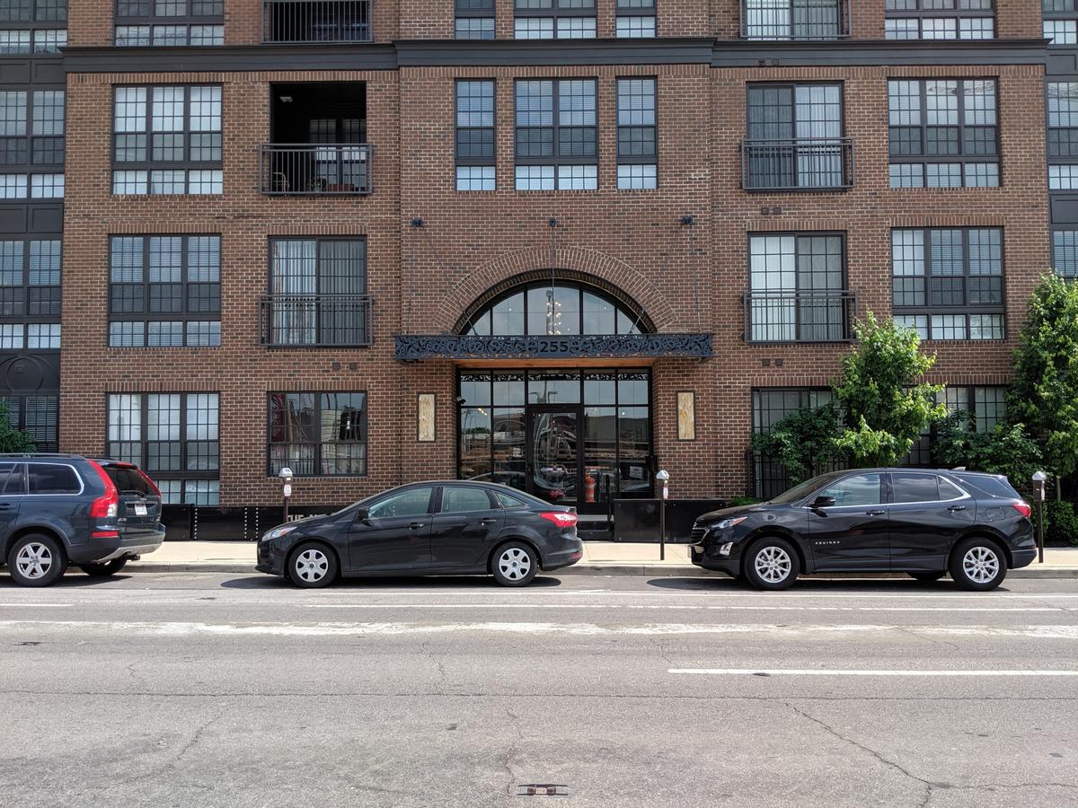 Deluxe 1br + Parking - Minutes To All Of Downtown - thumb 30
