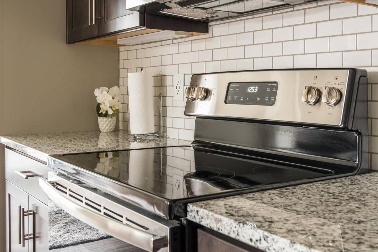 Deluxe 1br + Parking - Minutes To All Of Downtown - thumb 7