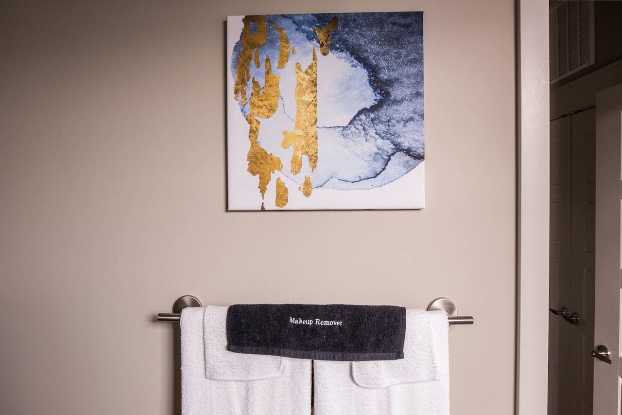 Deluxe 1br + Parking - Minutes To All Of Downtown - thumb 16