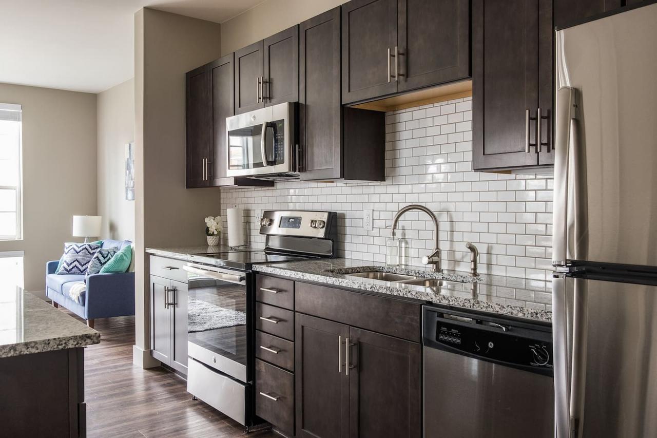 Deluxe 1br + Parking - Minutes To All Of Downtown - thumb 34