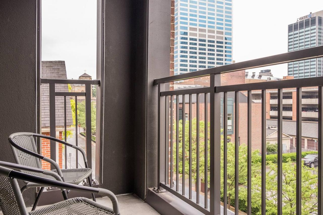 Deluxe 1br + Parking - Minutes To All Of Downtown - thumb 10