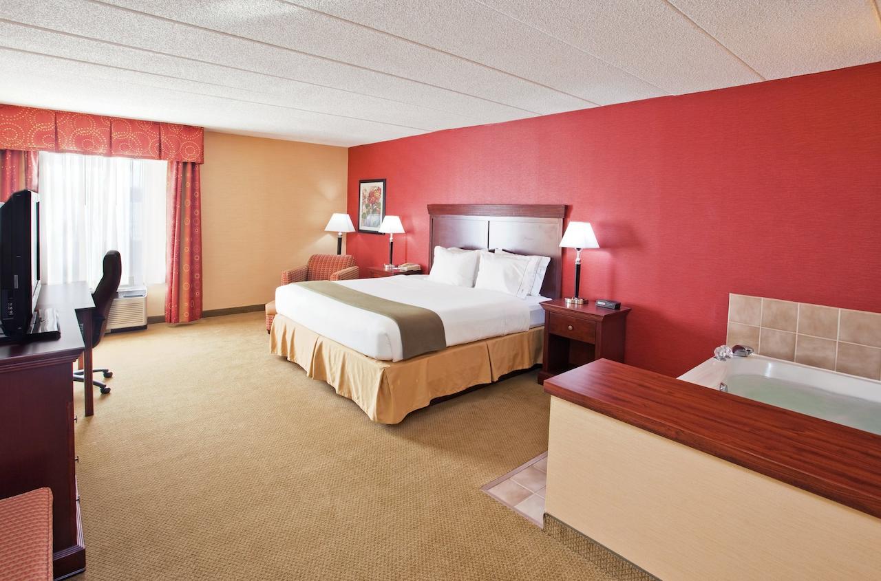Holiday Inn Express & Suites Troy - thumb 12
