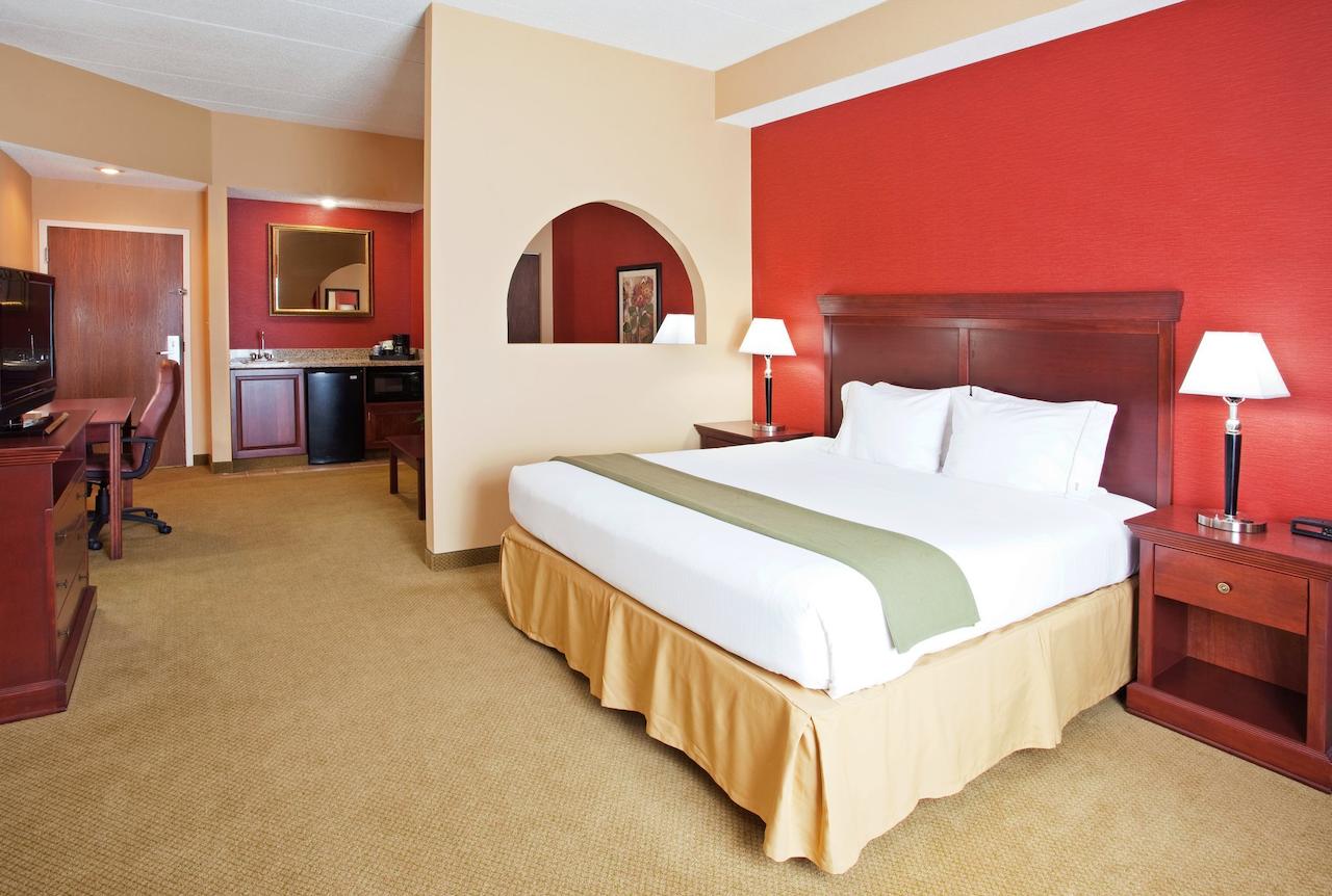 Holiday Inn Express & Suites Troy - thumb 6