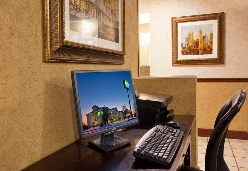 Holiday Inn Express & Suites Troy - thumb 17