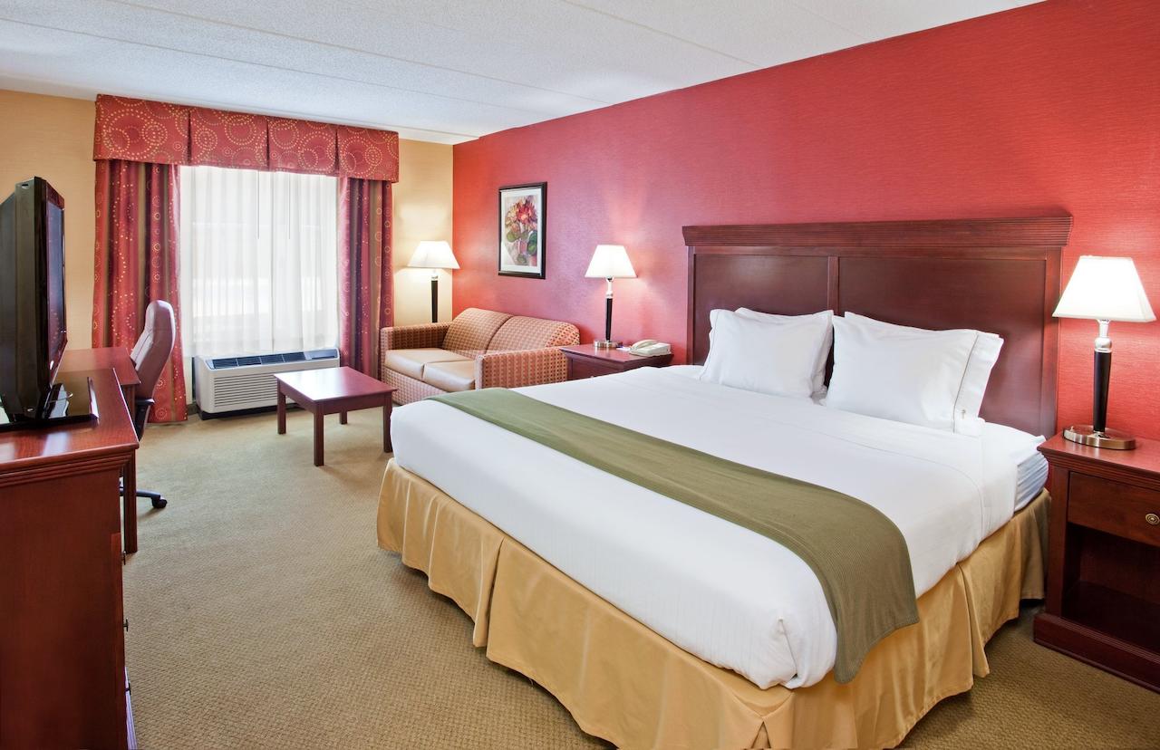 Holiday Inn Express & Suites Troy - thumb 16