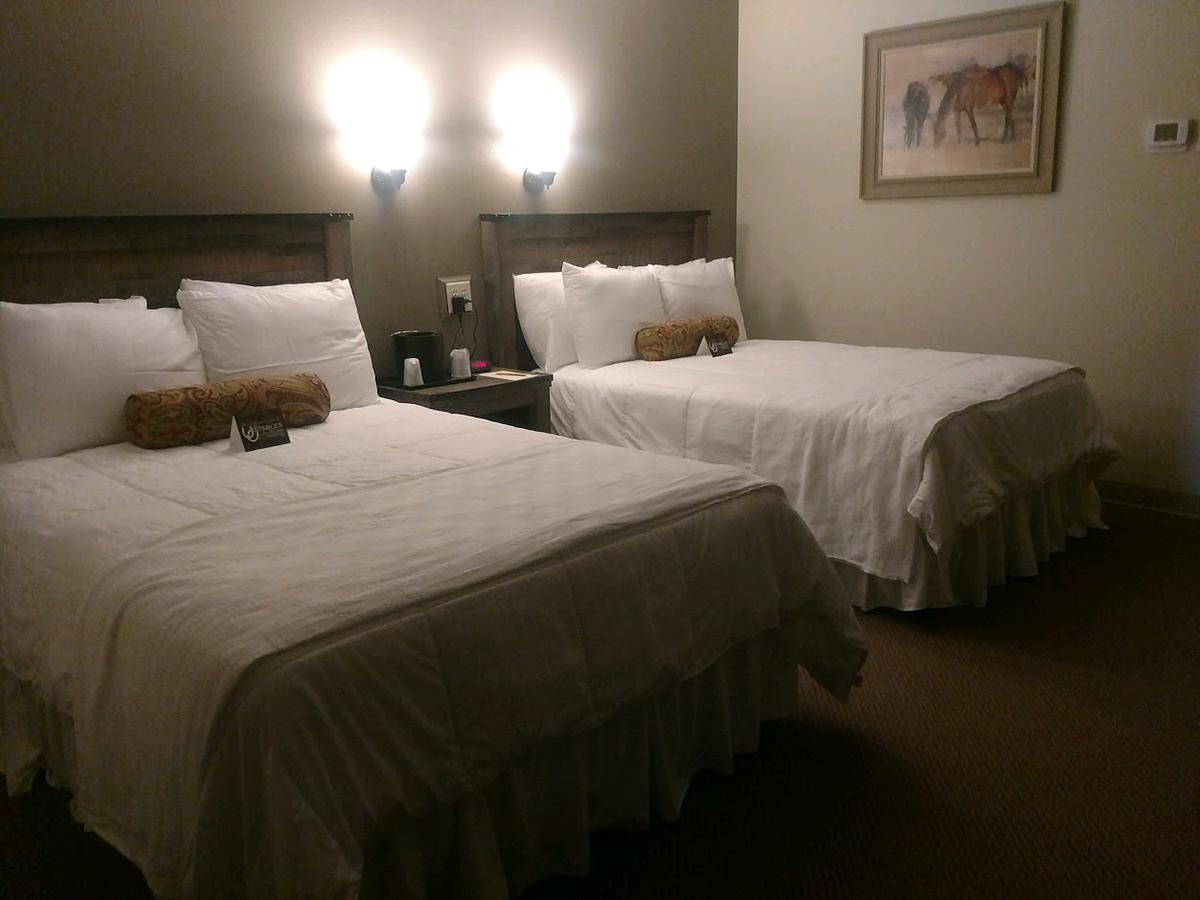 The Stables Inn & Suites - thumb 1
