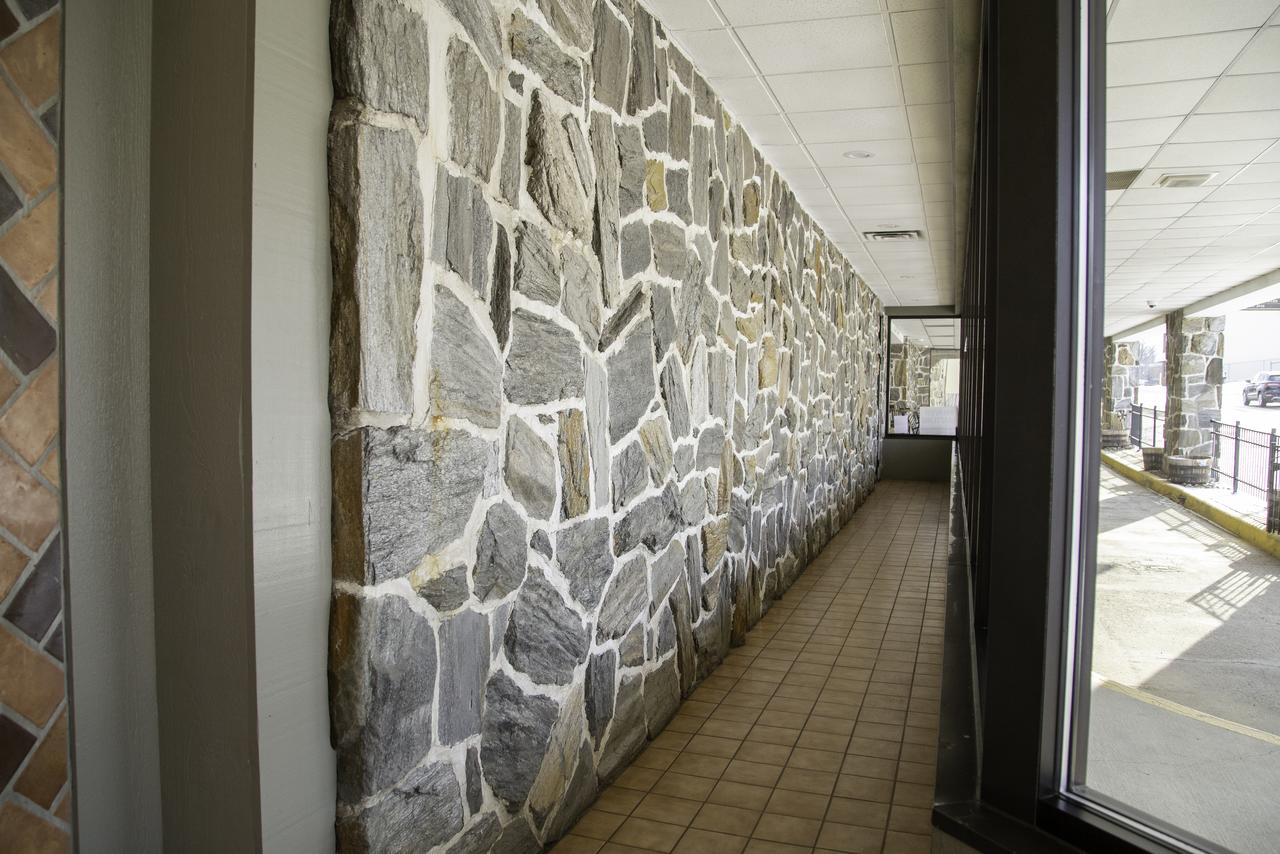 The Stables Inn & Suites - thumb 18