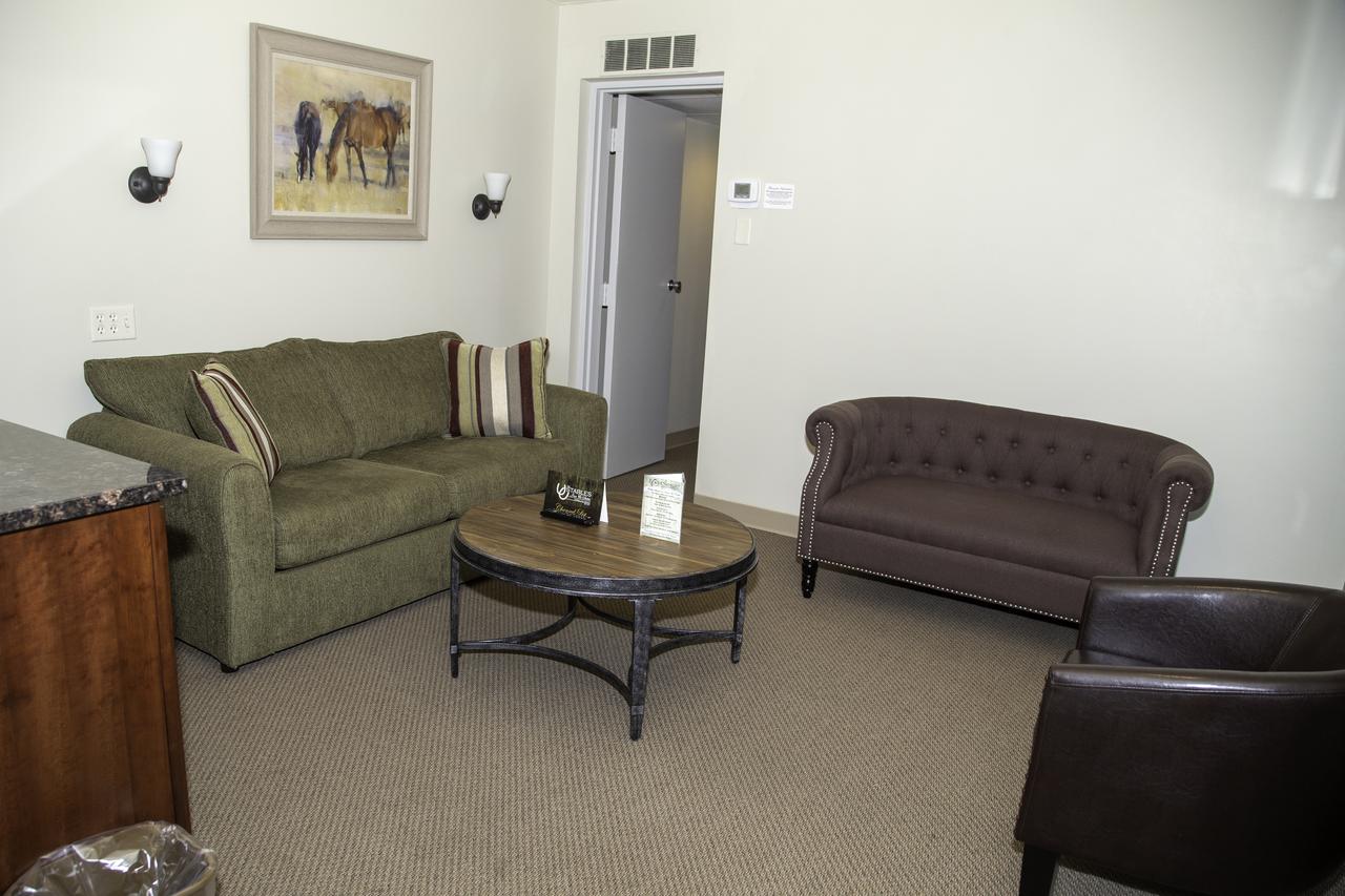 The Stables Inn & Suites - thumb 33