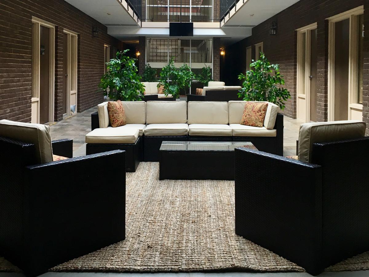 The Stables Inn & Suites - thumb 0