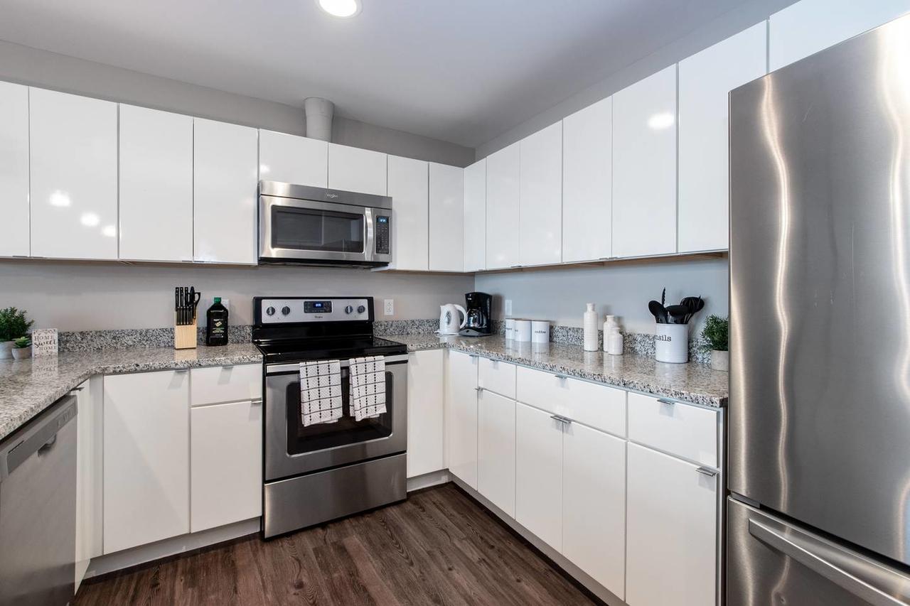 1BR East Bank Retreat - thumb 9