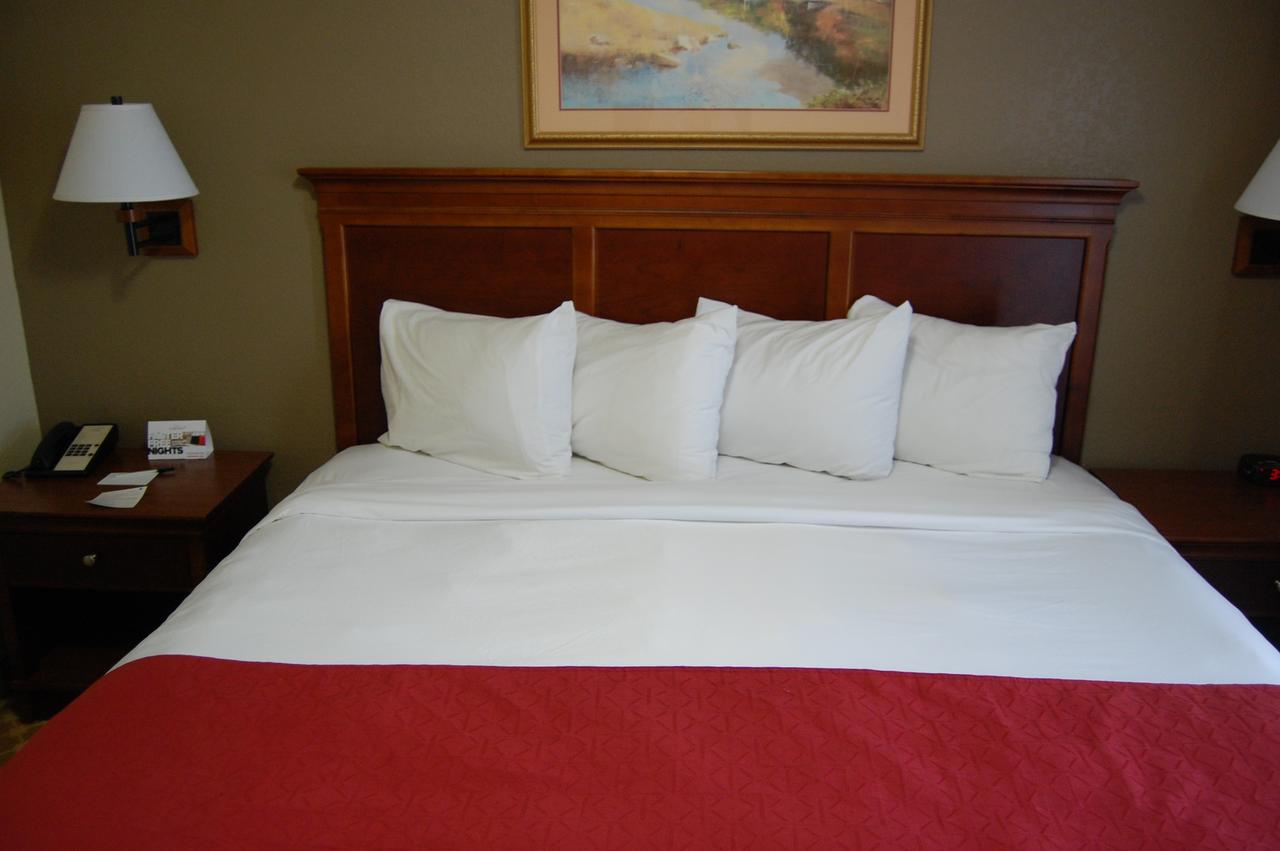 Country Inn & Suites By Radisson, Elyria, OH - thumb 10