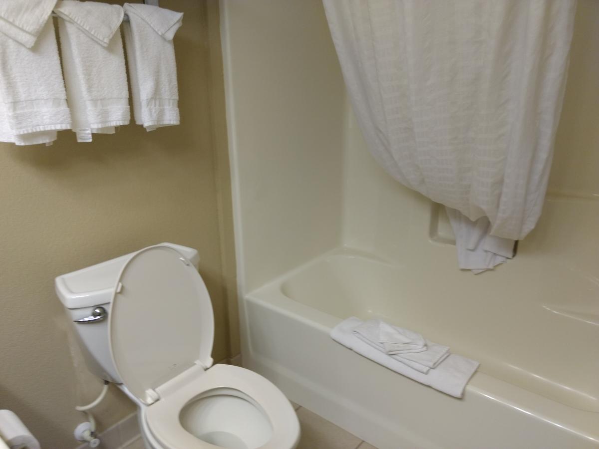 Country Inn & Suites By Radisson, Elyria, OH - thumb 8