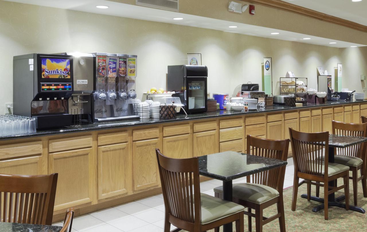 Country Inn & Suites By Radisson, Elyria, OH - thumb 5