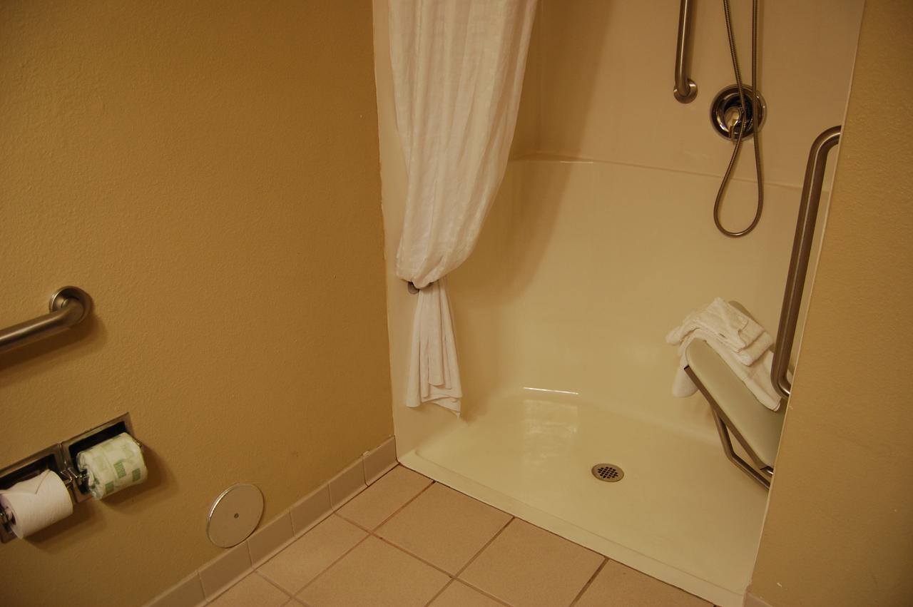 Country Inn & Suites By Radisson, Elyria, OH - thumb 9