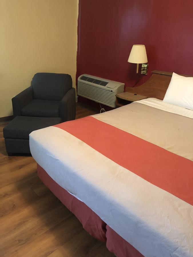 Budget Inn Exit 16 - thumb 2