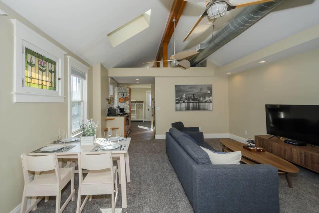 1027 Celestial Street - thumb 4