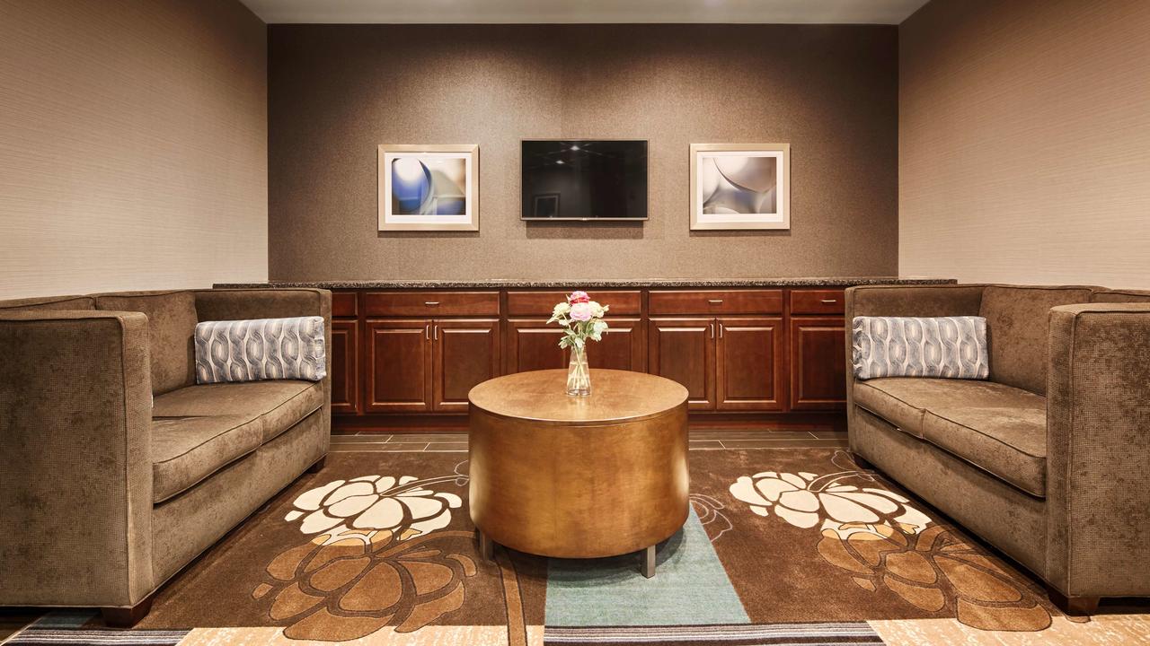 Best Western Plus Boardman Inn & Suites - thumb 2