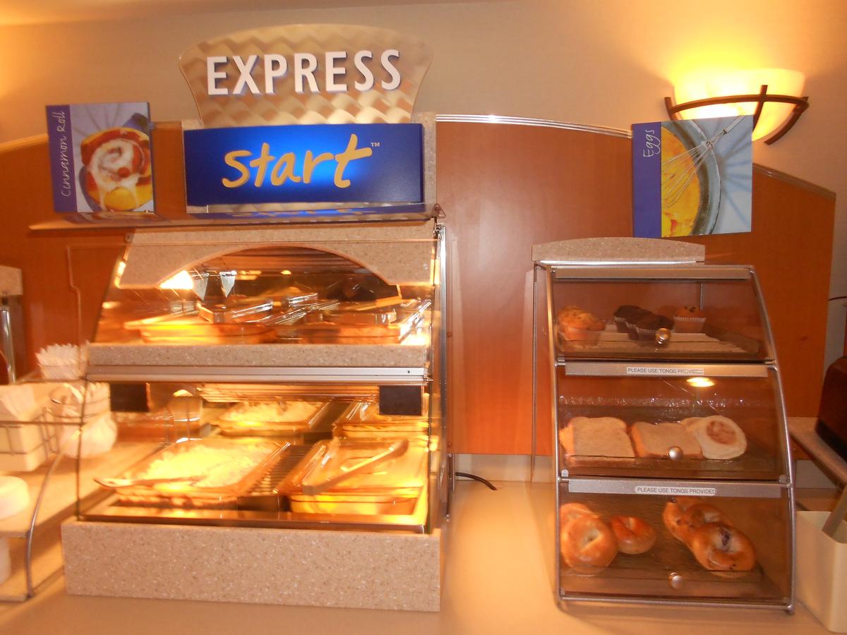 Holiday Inn Express Hotel & Suites Lancaster - thumb 36