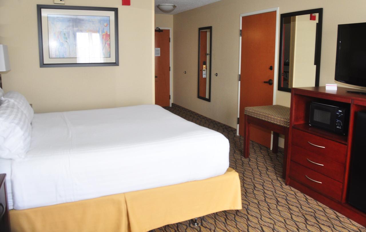 Holiday Inn Express Hotel & Suites Lancaster - thumb 22