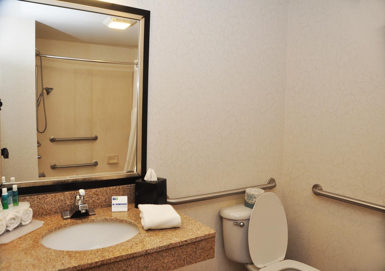Holiday Inn Express Hotel & Suites Lancaster - thumb 13