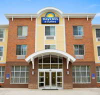 Days Inn  Suites by Wyndham Caldwell - Accommodation Ohio