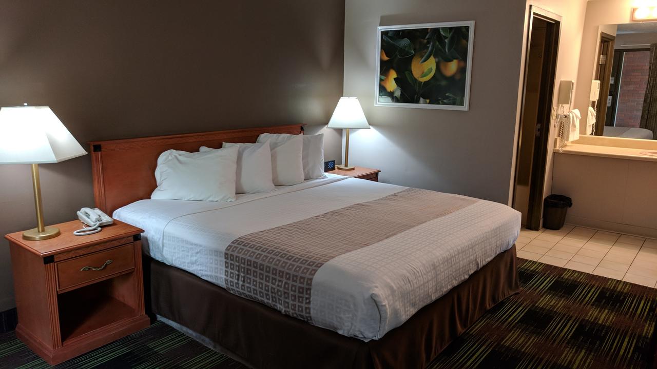 South Shore Inn - thumb 2