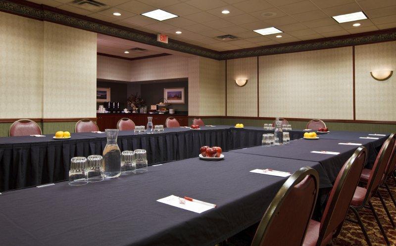 Columbus Airport Marriott - thumb 31