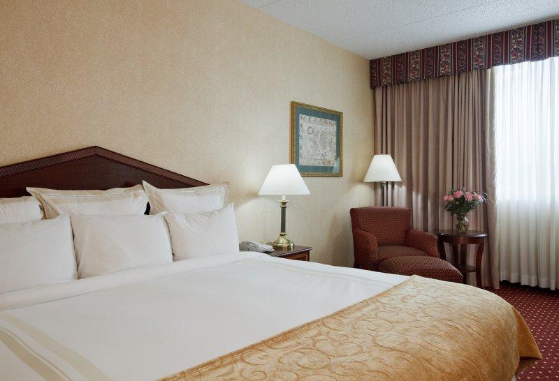 Columbus Airport Marriott - thumb 23