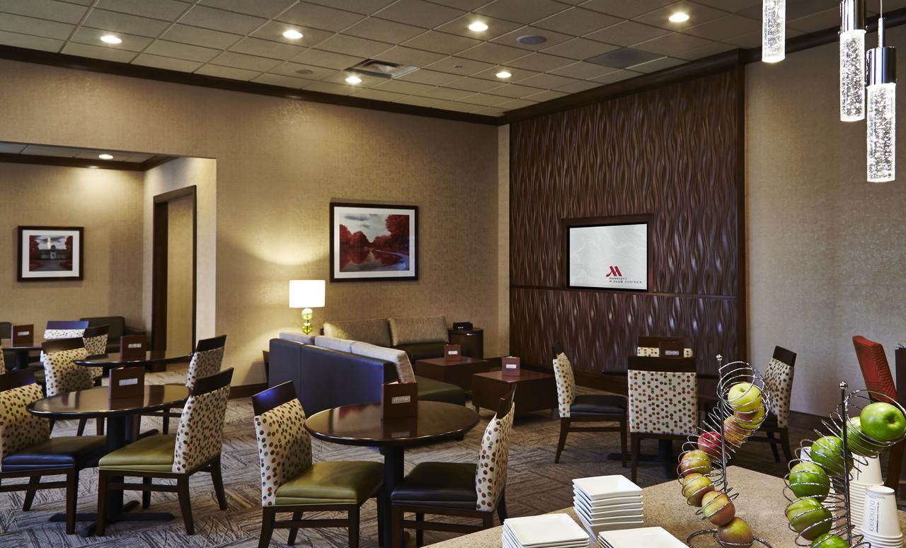 Columbus Airport Marriott - thumb 20