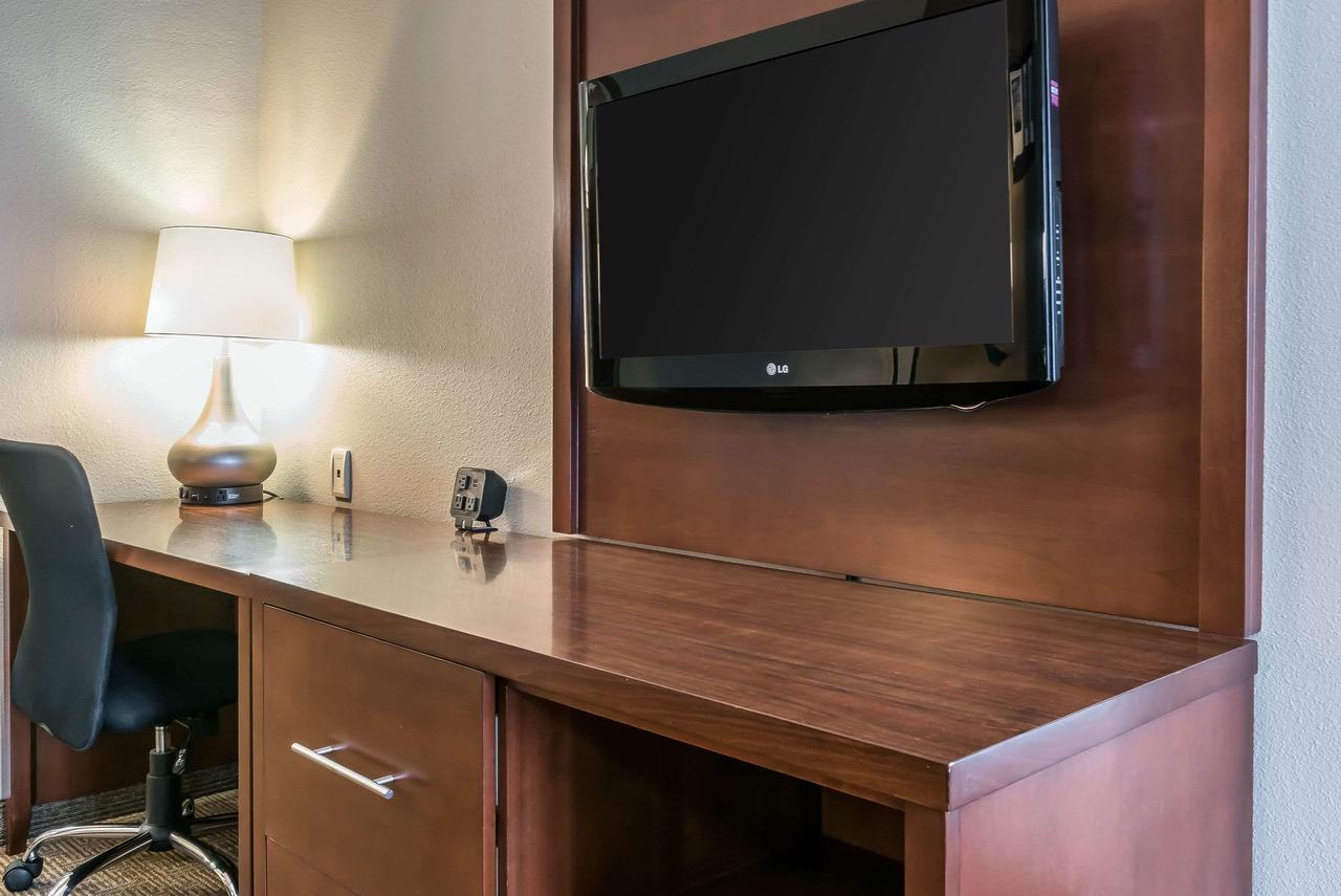 Comfort Suites Springfield - thumb 33